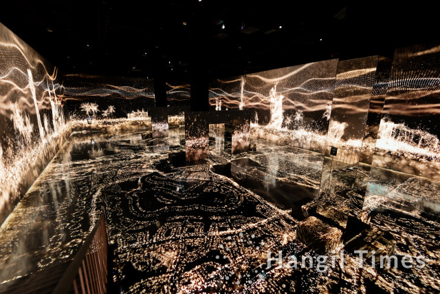 아르떼뮤지엄 두바이 전시 작품 ‘가든 ‘라이트 오브 두바이’(GARDEN ‘LIGHT OF DUBAI’)’(ⓒ 디스트릭트)