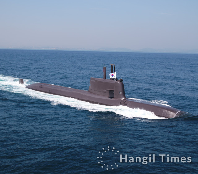 HD현대중공업이 4일(목) 해군에 인도한 3000톤급 잠수함 신채호함의 시운전 모습